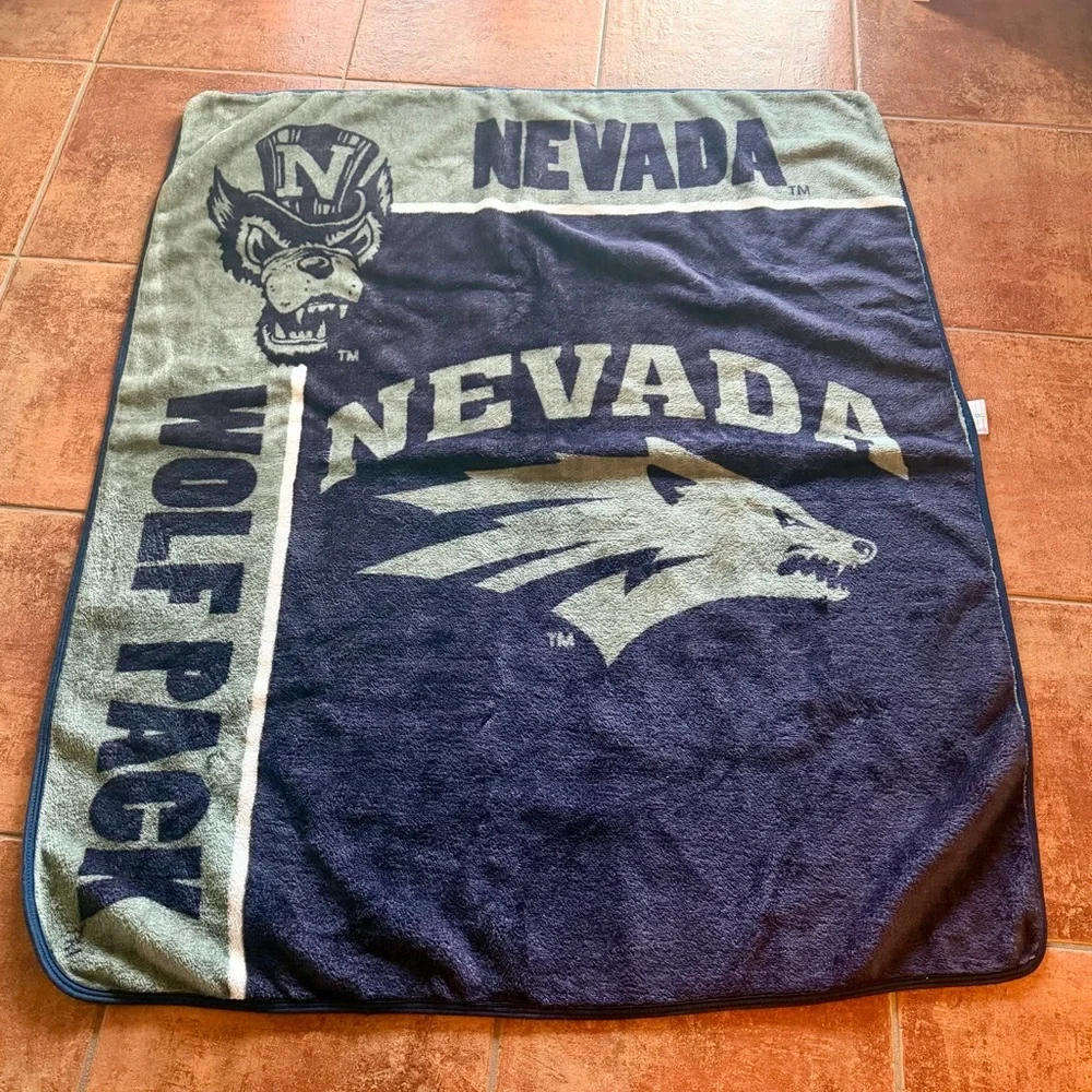 University Of Nevada Reno Wolfpack UNR Large Sherpa Blanket Logo 49” X 59”
